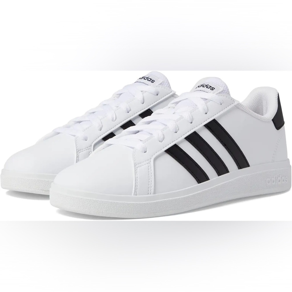 ADIDAS Grand Court 2.0 - size kids 2.5 - NIB